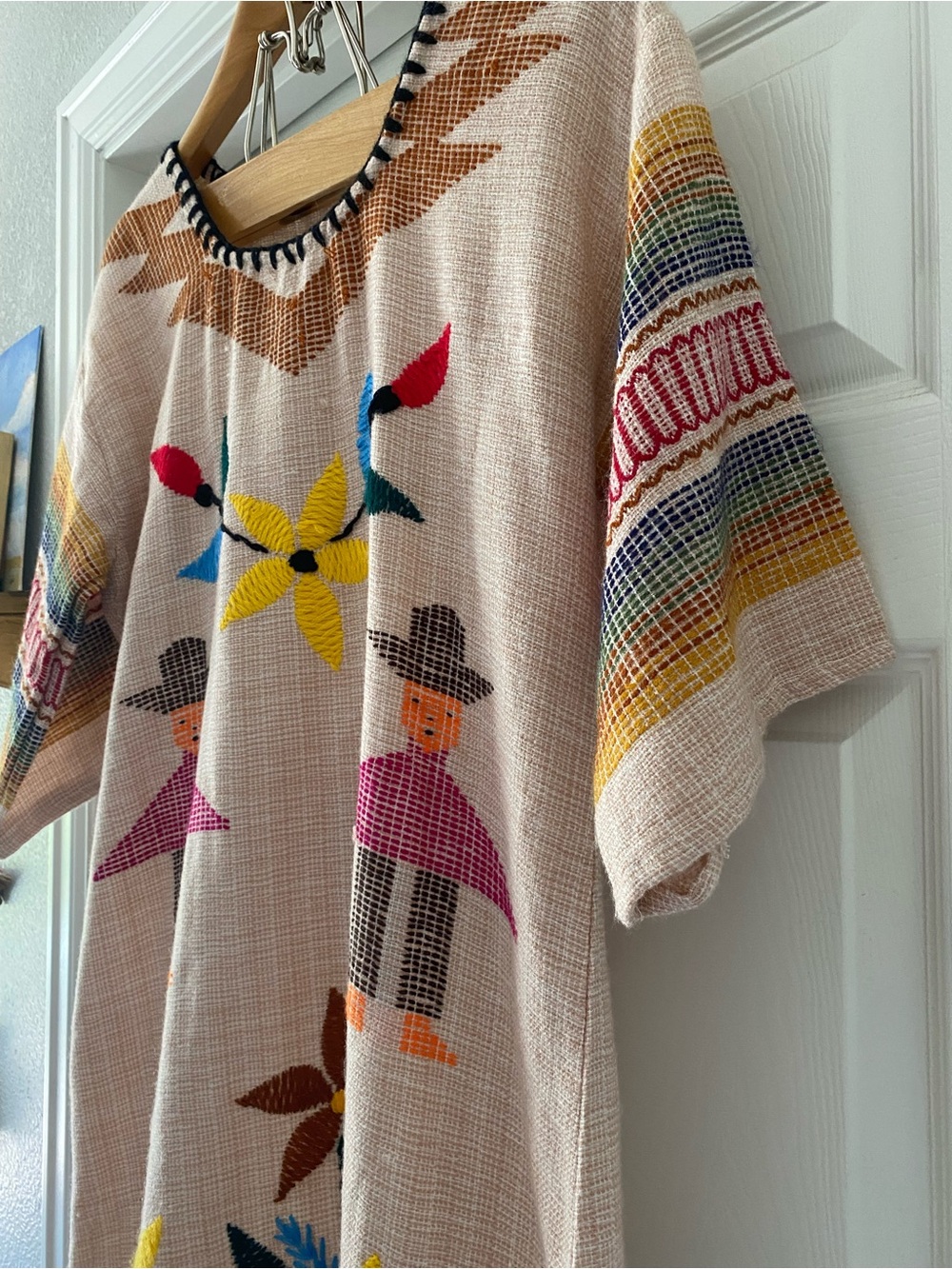 Vintage Handloomed Embroidered Kaftan - Picture 4 of 6